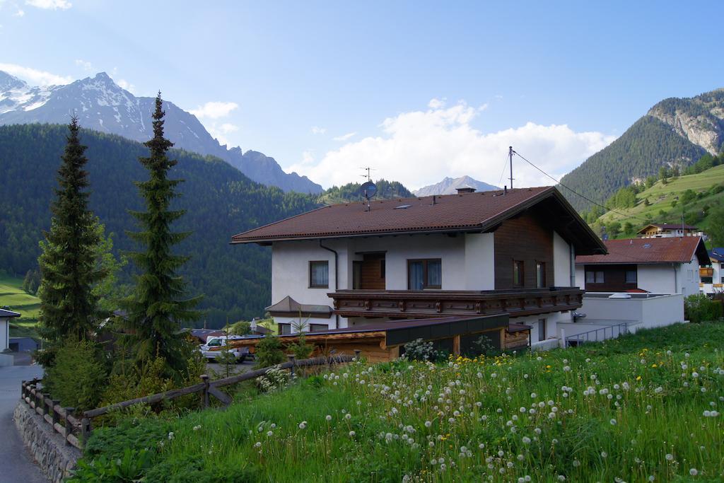 Ferienhaus Peter Spoettl 나우더스 외부 사진